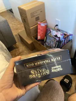 Pokemon TCG: Shining Fates Elite Trainer Box, 2021 820650828171 - Image 3