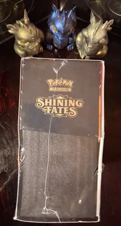 Pokemon TCG Shining Fates Elite Trainer Box (✨Tiny Cellophane Tear - See Pix✨) 820650808173 - Image 3
