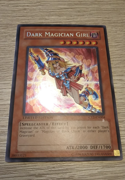 YuGiOh Dark Magician Girl CT2-EN004 Secret Rare 2005 Collectors Tin Minor Damage - Image 1