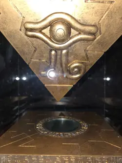 Yu-Gi-Oh! Millennium Puzzle Duelist King Champion Trophy 2003 Konami Authentic - Image 3