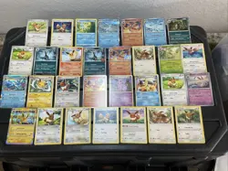 (30) EEVEE CARDS LOT VTG GLACEON LEAFEON ESPEON JOLTEON EVOLUTION Holo 2010 - Image 1