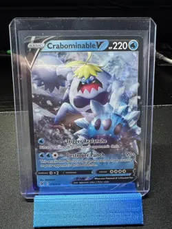 Pokemon TCG Crabominable v Fusion Strike Holo Ultra Rare Card 076/264 - Image 1