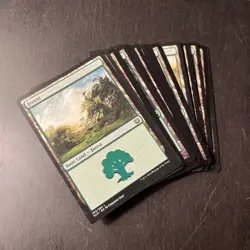MTG STARTER COMMANDER DECK - Toski, Bearer Of Secrets - Mono Green Enchantments - Image 3