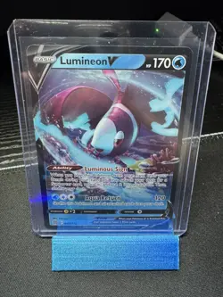 2022 Pokemon SWSH Brilliant Stars Lumineon V #040/172 - Image 1