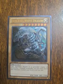 Yu-Gi-Oh! TCG Blue-Eyes White Dragon Ultimate Rare 1st Edition YSKR-EN001 - Image 1