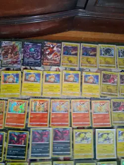 Pokemon Evolving Skies Lot Of 153 Holos And 6 V Cards. NM. - Image 4