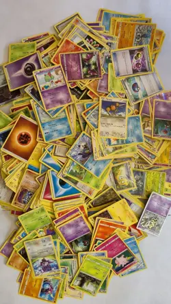2.5 LB Pokemon Card Lot - 500+ Cards - Vintage + Holos - Image 1