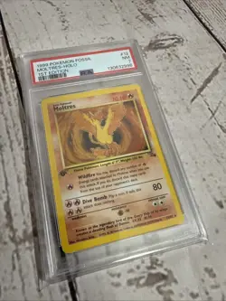 1999 POKEMON FOSSIL 1ST EDITION #12 MOLTRES - HOLO PSA 7 - Image 3