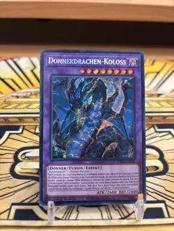 Yugioh Donnerdrachen-Koloss RA03-DE036 Secret Rare - Image 1