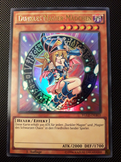 Yu-Gi-Oh! Dunkles Magier-Madchen, YGLD-DEB03, UR, 1. Auflage, Deutsch, NM-EX - Image 1