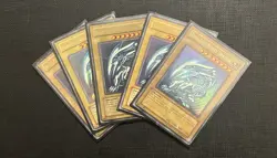 Yugioh Blue-Eyes White Dragon SDK-001 Ultra Rare Lot of 5 Unlimited DMG - Image 1