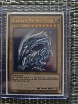 YuGiOh Ultra Rare Holofoil Card Blue Eyes White Dragon CT13-EN008 Kaiba Art - Image 1