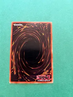 Yu-Gi-Oh! TCG Blue-Eyes White Dragon SDK-001 - Image 2