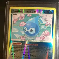 Castform Rain Form Legends Awakened Reverse holo 49/146 Pokemon card - Image 4