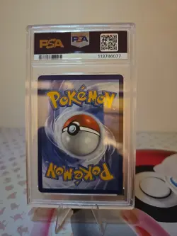 2025 POKEMON PRE EN-PRISMATIC EVOLUTIONS POKEMON DAY 2025 #074 EEVEE PSA 10 - Image 2