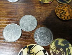 Pokemon Coin Lot of 150 Coins, various sets, eras, duplicates present, LP-NM - Image 5