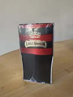 Pokemon TCG Sword & Shield Lost Origin Elite Trainer Box - Image 4