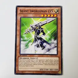 Silent Swordsman LV5 - YSYR-EN018 - HP/DMG - 1st ed - Common - Yugioh - Image 1
