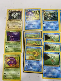Pokemon 1st Edition Fossil Lot Of 28 some multiple all np/lp - Image 2