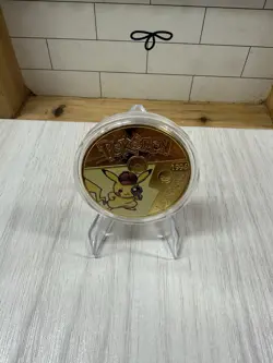 Pokemon Pikachu Magnifying Glass Gold Metal Medallion Pokemon TCG - Image 1