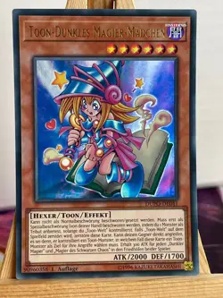 TOON-DUNKLES MAGIER-MADCHEN DUPO-DE041 Ultra Rare DE NM YUGIOH - Image 1