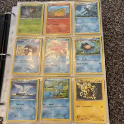 Pokemon TCG Huge Lot - 800+ Cards! - Image 2