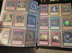 Yugioh Collection Vintage And Modern Binder 900+ Cards, Majority Holos, All NM - Image 3