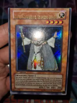 Yu-Gi-Oh! Misprint miscut Lyla, Lightsworn Sorceress LODT-EN019 lower name FR - Image 1