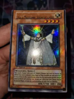 Yu-Gi-Oh! Misprint miscut Lyla, Lightsworn Sorceress LODT-EN019 lower name FR - Image 2