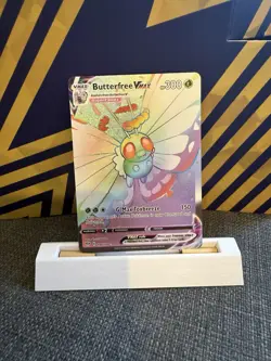 Pokemon TCG Butterfree VMAX Darkness Ablaze Holo Card 002/189 full art (NM) - Image 2
