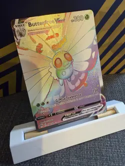 Pokemon TCG Butterfree VMAX Darkness Ablaze Holo Card 002/189 full art (NM) - Image 3