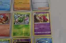Pokemon Trading Card Lot of 100 "20 Holos" Various Sets (J4111G) - Image 4