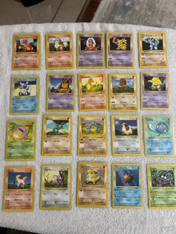 Pokemon Shadowless Base Set 20 card lot LP/MP - Image 1