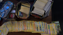 VINTAGE Pokemon tins and HUNDREDS of cards - You get everything in the photos. - Image 1