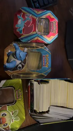 VINTAGE Pokemon tins and HUNDREDS of cards - You get everything in the photos. - Image 3
