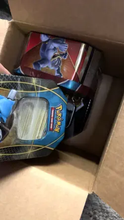 VINTAGE Pokemon tins and HUNDREDS of cards - You get everything in the photos. - Image 5
