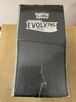 Pokemon TCG Evolving Skies Elite Trainer Box ETB Brand New/Factory Sealed - Image 5