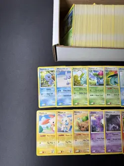 Collection Bulk Lot of 600+ Mid-Era Diamond & Pearl Pokemon Cards Vintage HP-DMG - Image 2