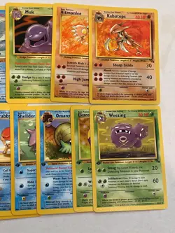 NM non holo rare FiRsT edition fossil Pokemon cards Articuno muk Kabutops - Image 3