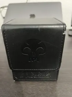 Magic The Gathering Black Swamp Deck Box - Image 4