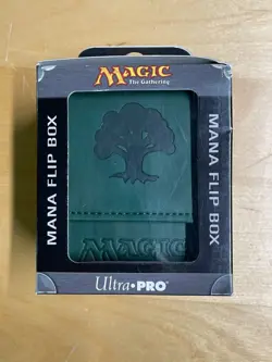 Magic the Gathering Deck Box: Green Mana Flip Matte Leatherette (ULP 86110) NEW - Image 1