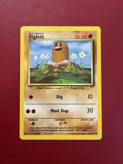Diglett 47/102 Fighting Symbol Error Misprint Base Pokemon Card DMG - Image 1