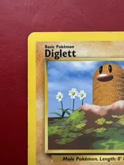 Diglett 47/102 Fighting Symbol Error Misprint Base Pokemon Card DMG - Image 3
