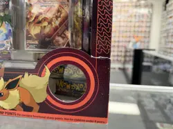 Pokemon TCG Eevee Evolution FLAREON VMAX Premium Collection Sealed Box MISPRINT 820650101618 - Image 2