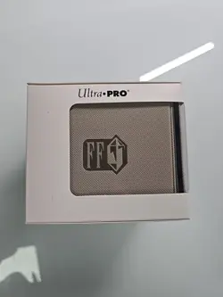 Ultra Pro MTG Final Fantasy Cloud, Planet’s Champion Alcove Edge Deck Box - Image 2