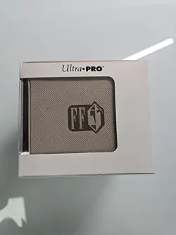 Ultra Pro MTG Final Fantasy Cloud, Planet’s Champion Alcove Edge Deck Box - Image 3