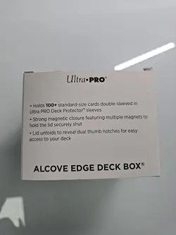 Ultra Pro MTG Final Fantasy Cloud, Planet’s Champion Alcove Edge Deck Box - Image 4