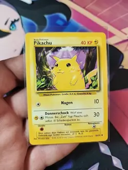 Pikachu 58/102 LP Lightly Played Yellow Cheeks Base Set Non-Holo Pokemon German - Image 1