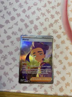 Pokemon TCG Kieran Trainer Prismatic Evolutions Card 174/131 Sir - Image 1