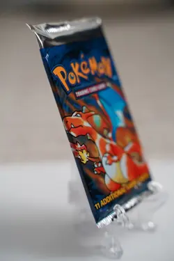 Pokemon TCG Base Set Unlimited Booster Pack Charizard Art WOTC Sealed - Image 4